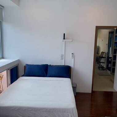 Sky Terrace 2 bedrooms w Rooftop pool, jacuzzi , garden, near Kembangan MRT EW green line