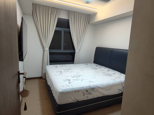 Common room for rent -- Tengah