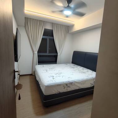 Common room for rent -- Tengah