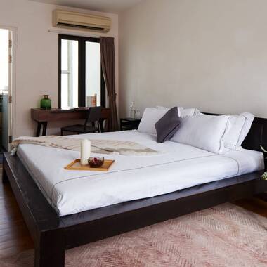 Slate Studio | Ensuite + Large Windows | 9 Min to MRT (Geylang)