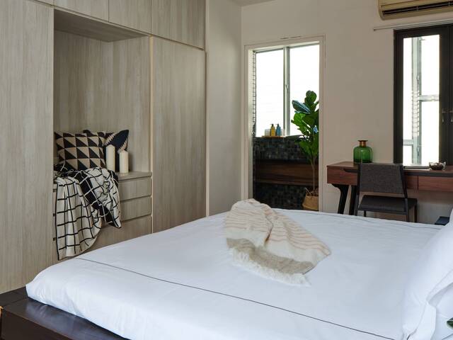 Slate Studio | Ensuite + Large Windows | 9 Min to MRT (Geylang)