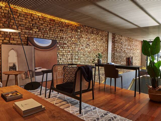 Slate Studio | Ensuite + Large Windows | 9 Min to MRT (Geylang)