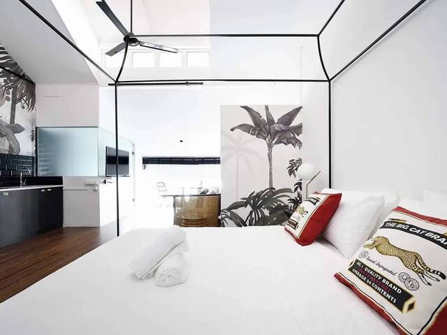 Chatsworth Studio | King Bed | Walk to MRT & City Square (Jalan Besar)