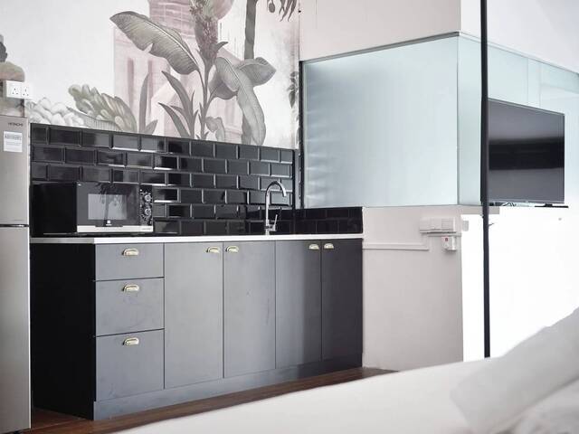 Chatsworth Studio | King Bed | Walk to MRT & City Square (Jalan Besar)