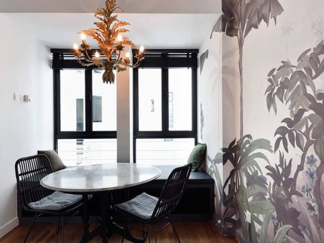 Oxley Studio | 444 Sq Ft | King Bed + Bathtub | MRT (Geylang)