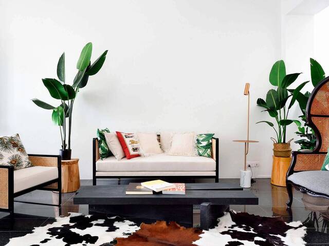 Oxley Studio | 444 Sq Ft | King Bed + Bathtub | MRT (Geylang)