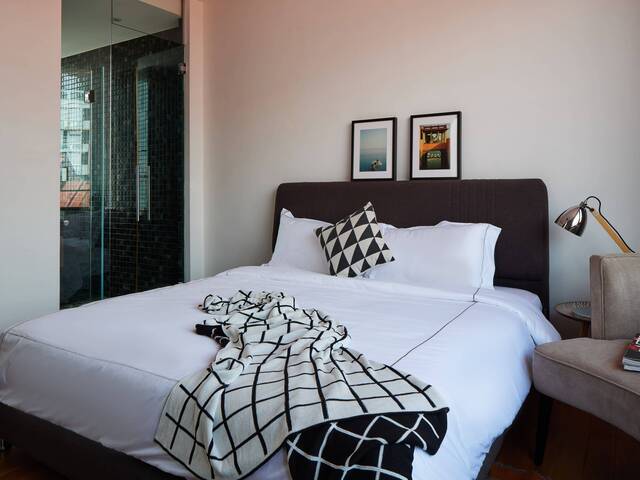 Figment | Taupe Studio | Top Floor Ensuite | Alexandra House