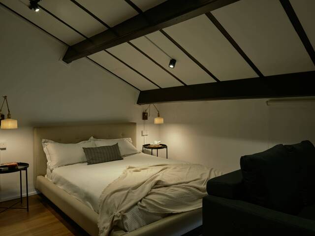 Spoonbill Studio | Aviary House | Heritage Ensuite Studio – River Valley