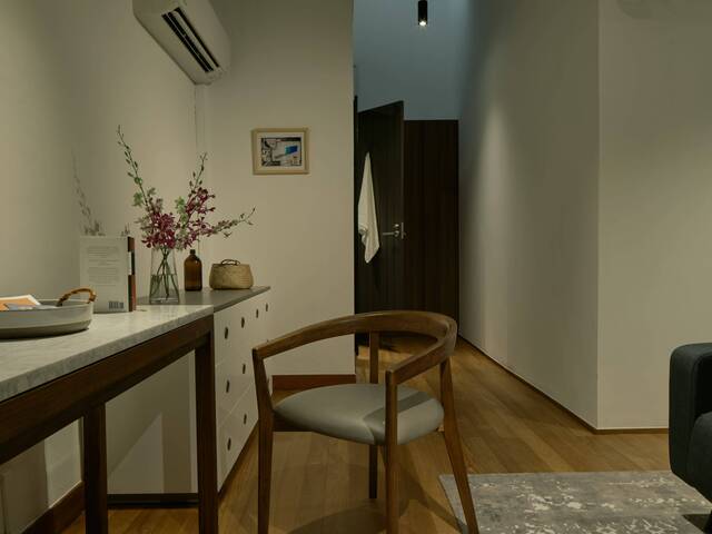 Spoonbill Studio | Aviary House | Heritage Ensuite Studio – River Valley