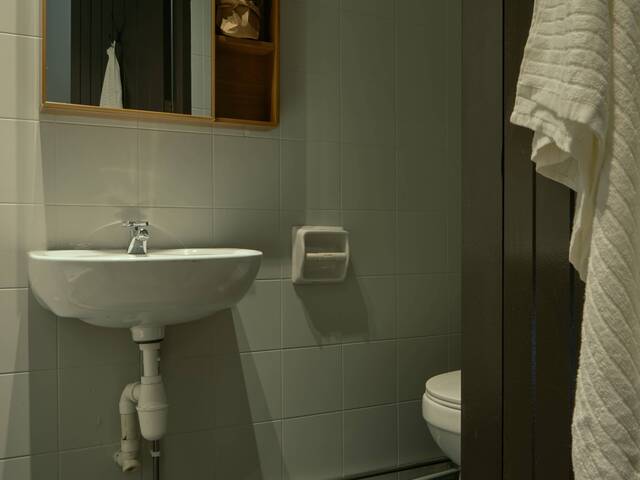 Spoonbill Studio | Aviary House | Heritage Ensuite Studio – River Valley