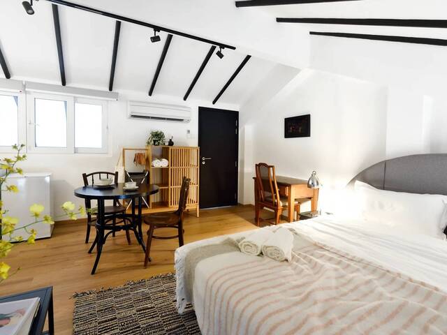 Fujian Studio with Kitchenette – Near Farrer Park MRT | Little India / Jalan Besar | Kongsi House