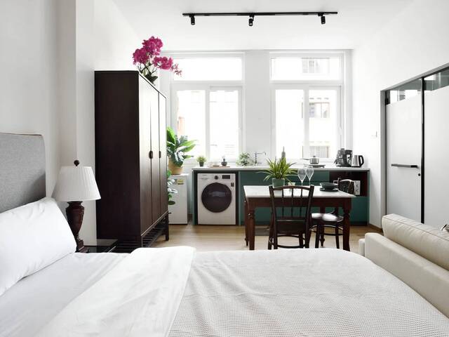 Furnished Ensuite Studio w/ Kitchenette – Farrer Park MRT