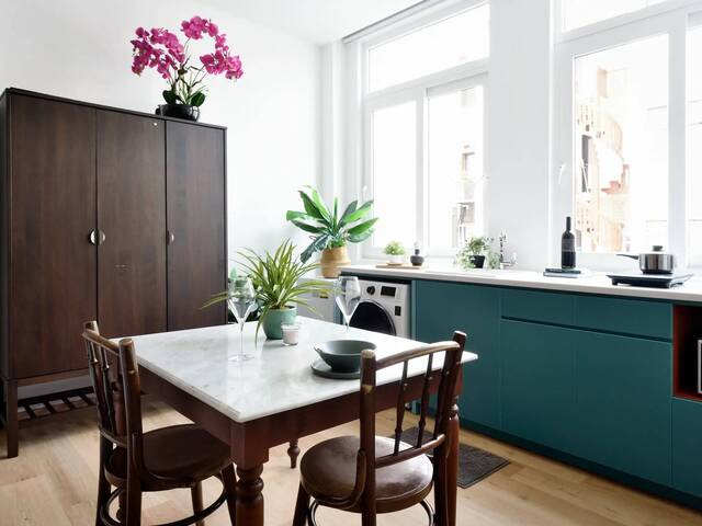 Furnished Ensuite Studio w/ Kitchenette – Farrer Park MRT