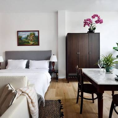 Furnished Ensuite Studio w/ Kitchenette – Farrer Park MRT