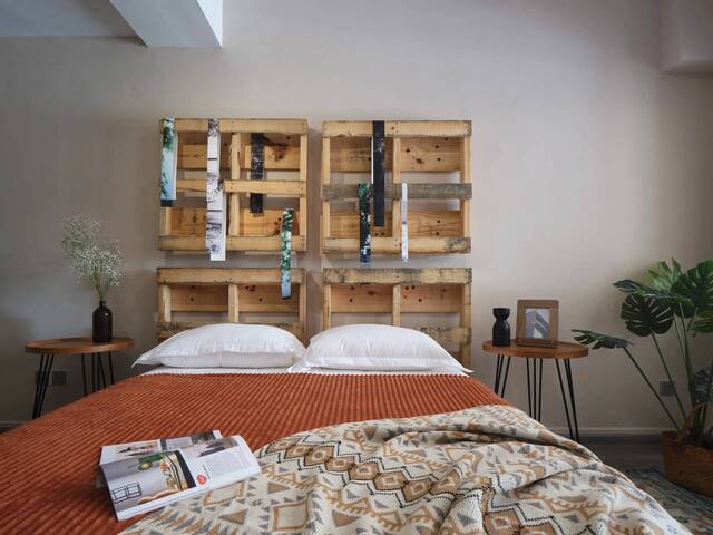 Ensuite Studio with Balcony – 2 Min Walk Sixth Ave MRT | Casuarina Studio for Rent | Temak House