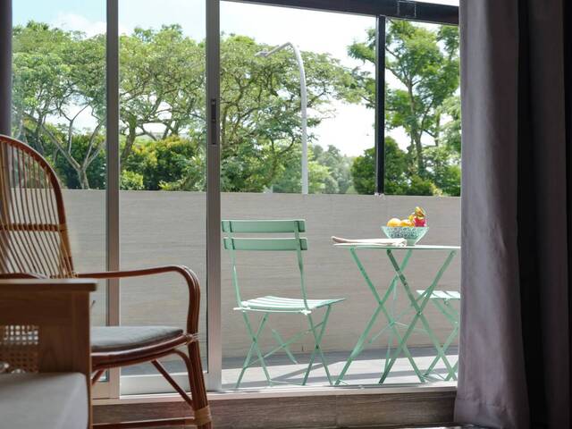 Ensuite Studio with Balcony – 2 Min Walk Sixth Ave MRT | Casuarina Studio for Rent | Temak House