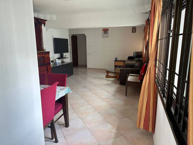 Common Room Available - HP 9810...