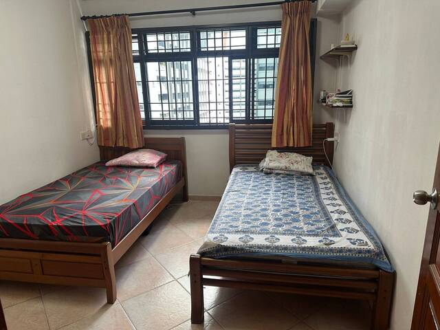 Common Room Available - HP 9810...