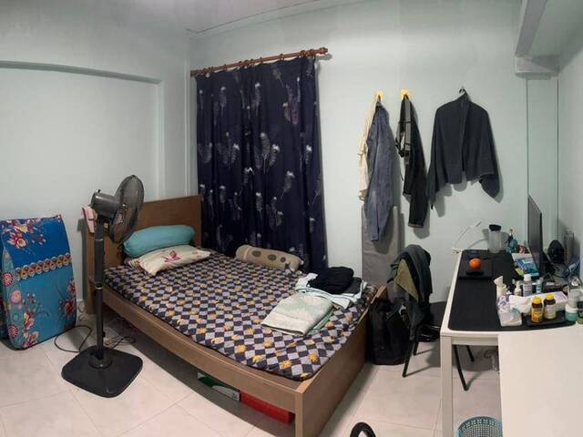 πΏ Cozy Shared Room for Rent β Bukit Batok (From 15 March 2026)