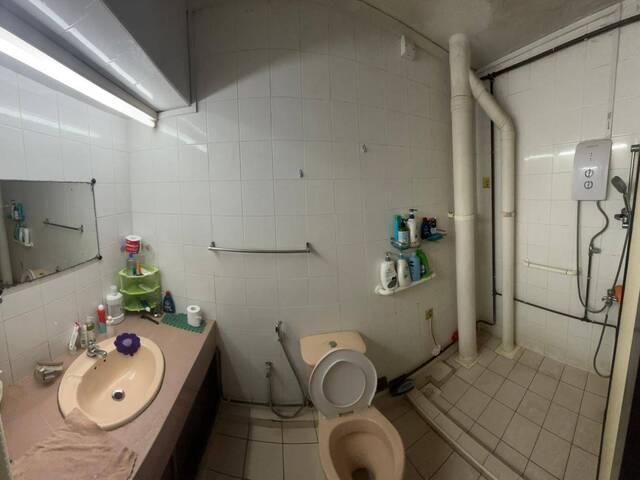 πΏ Cozy Shared Room for Rent β Bukit Batok (From 15 March 2026)