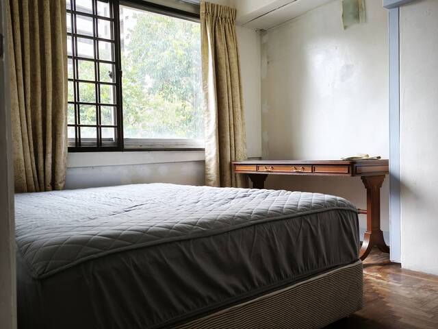 Room available at Pandan Valley Condominium