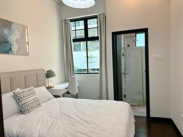 3 Rooms Available ASAP in our River Valley Property!