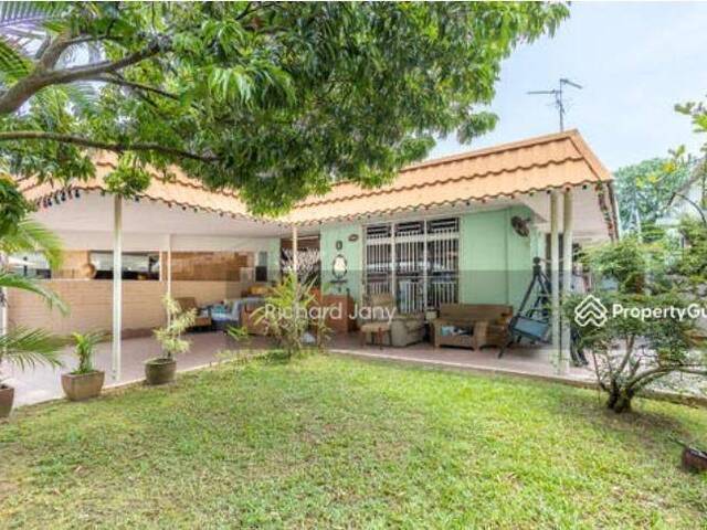 private suite separate entry with kitchen bath 1800/- first two week free