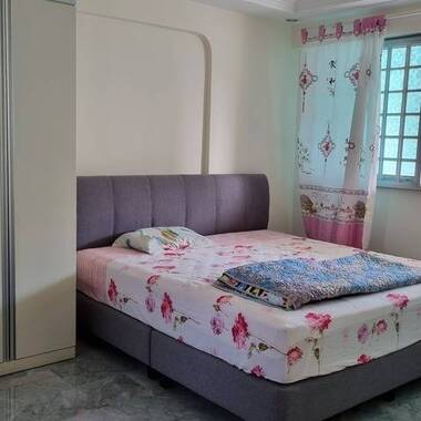 Immaculate & spacious Master Bedroom (2 pax) with King size bed and en-suite bathroom