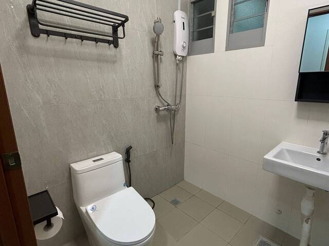 Common Room for Rent (Female only) - High Floor!