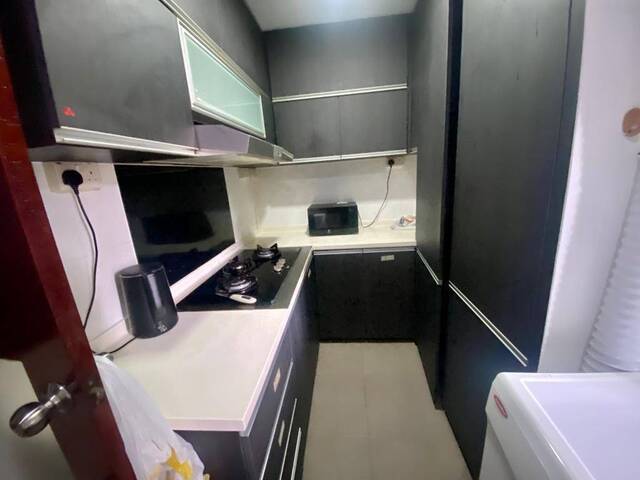 Room for Rent / Somerset, Fort Canning MRT / Common Room / 1 Pax Stay / Available 15 Jan