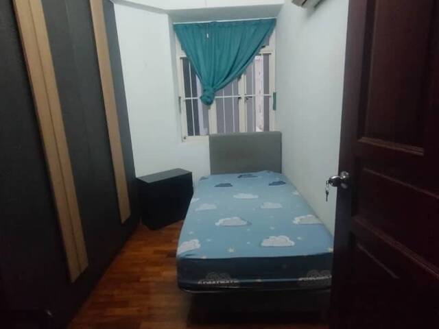 Room for Rent / Somerset, Fort Canning MRT / Common Room / 1 Pax Stay / Available 15 Jan