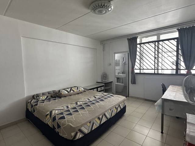 Simei St 1 Master rm ensuite pte bathroom, suit 1 or 2 pax, furn ac wifi. immediate