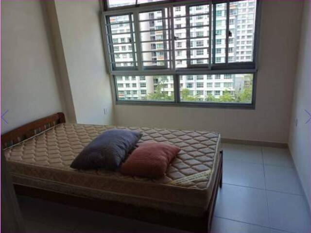 Common room at 624c punggol central for rent! Aircon wifi!