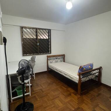 Blk 128 Bt Merah View - $900 for 1 guy - NEW AIRCON