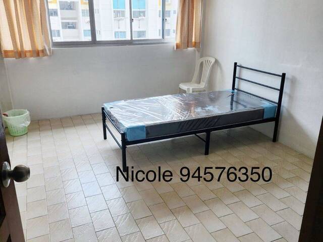 Blk 109 Jalan Bt Merah - $800 for 1 guy (WiFi) - CORNER ROOM