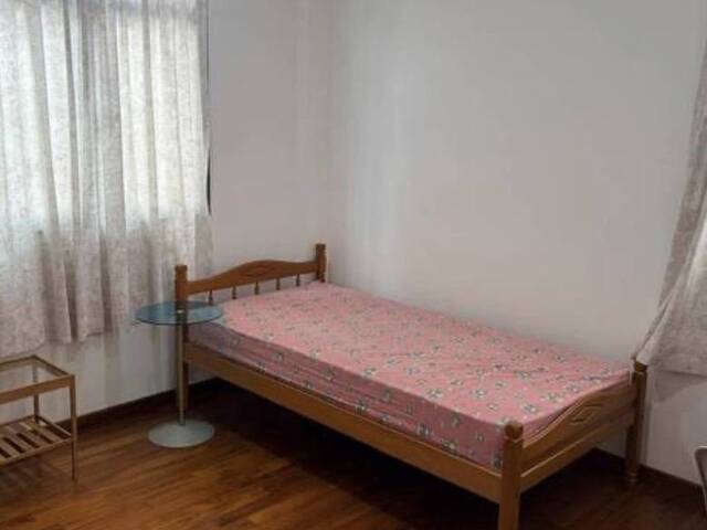 Near Beauty World MRT! Ensuite room for rent! Aircon wifi!