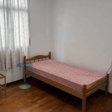 Near Beauty World MRT! Ensuite room for rent! Aircon wifi!