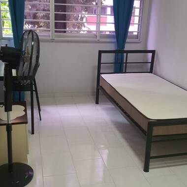 HOUGANG MRT (NE14) - COMMON ROOM FOR SINGLE MALE