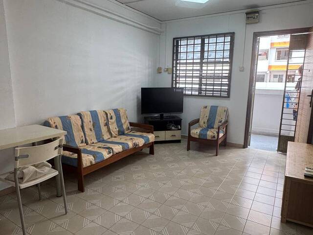 Just renovated 3rm HDB for rent in Serangoon