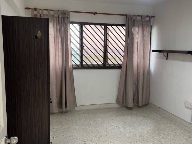 Room available for rent