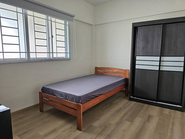 Common room in Serangoon North Ave 1