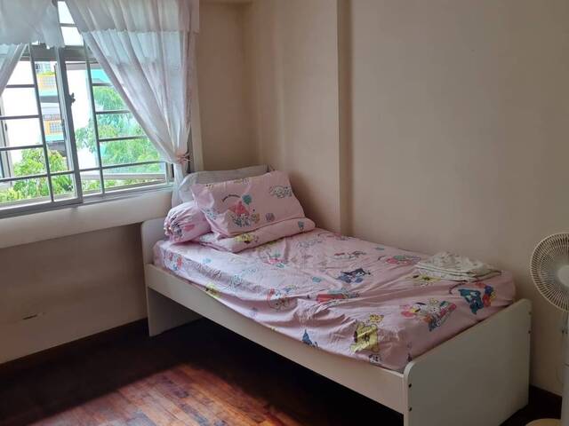 Blk 160A Punggol Central Common Room for rent