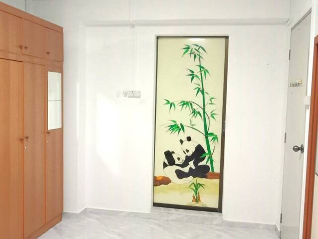 5R flat for rent at Blk 615 Woodlands Avenue 4. NO AGENT FEE