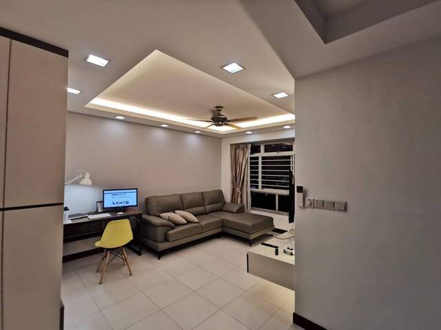 Common Room at 571b Woodlands Avenue 1 Champions Court