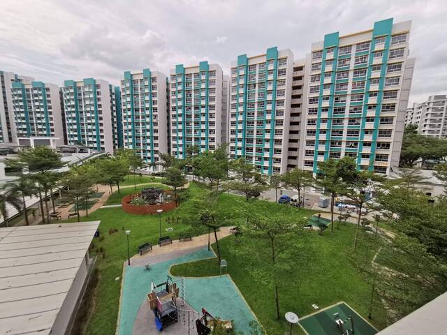 Common Room at 571b Woodlands Avenue 1 Champions Court