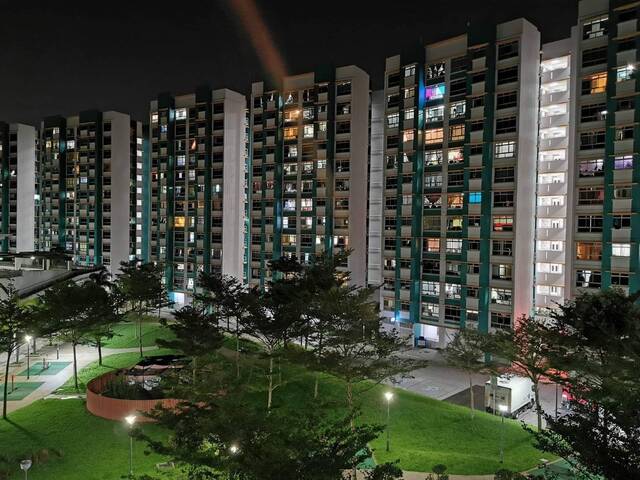 Common Room at 571b Woodlands Avenue 1 Champions Court