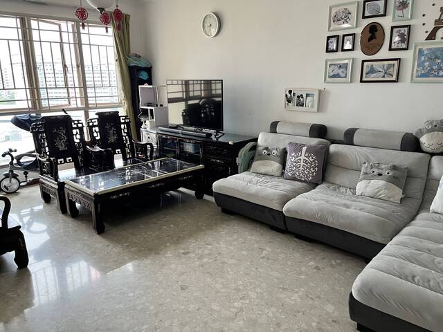 Spacious Condo Master Room for Rent at Buangkok