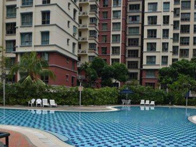 Spacious Condo Master Room for Rent at Buangkok