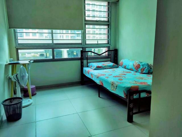 HDB common bedroom for rent