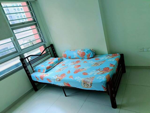 HDB common bedroom for rent